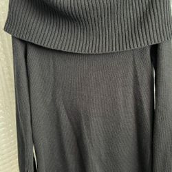UGG Slouchy Neck Of Shoulder Sweater Size M New