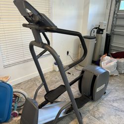 Precor EFX 5.17i Elliptical Cross-Trainer