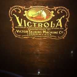 Victor VV 210 record player