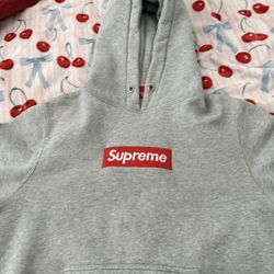 Supreme Hoodie