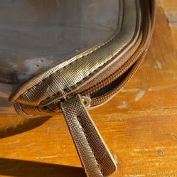 TAHARI CLEAR MAKEUP BAG