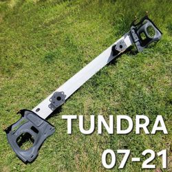 Toyota Tundra bumper impact bar + hardware OEM