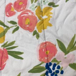 Crib Fitted Sheet And Throw. 