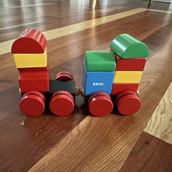 Brio Wooden Magnetic Train Set