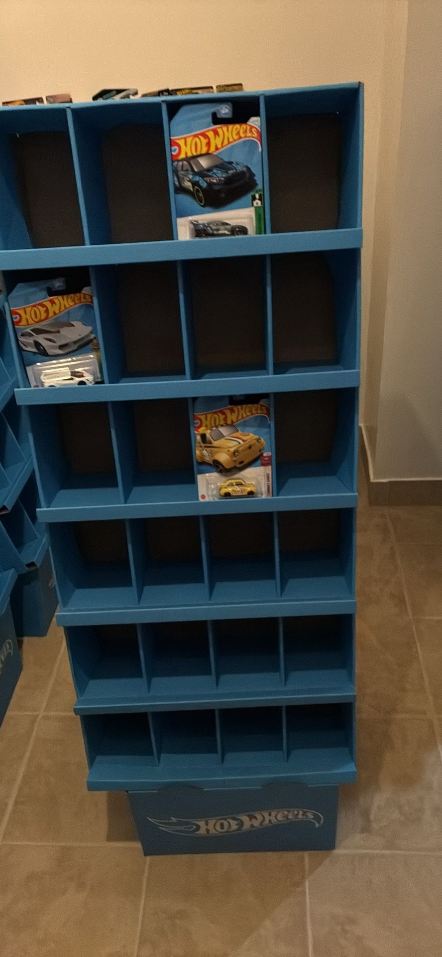 HOT WHEELS STORE DISPLAYS ! (Milwaukie,OR)