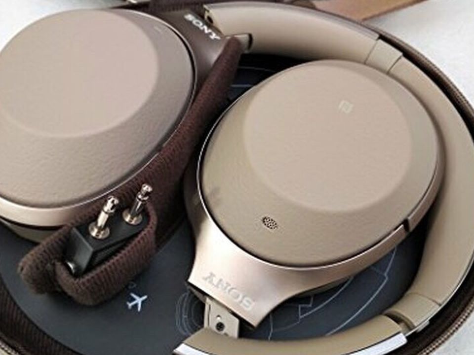 Sony Noise Cancelling Headphones WH1000XM2: Over Ear Wireless Bluetooth Headphones With Microphone - Hi Res Audio And Active Sound Cancellation - Gold
