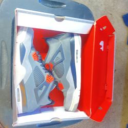Jordan 4s