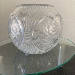 25” Circumference X 4.5” Wide On Top X 7” Tall Round Cristal Cut Vase