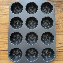 Nordic Ware Mini Bundt Pan (Nonstick)