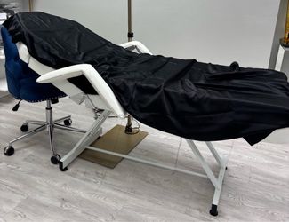 Esthetician’s bed