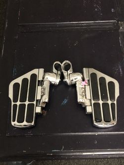 Motorcycle floorboards (pegs)