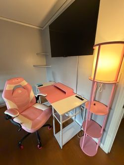 Pink PC set up , lamp , desk & chair