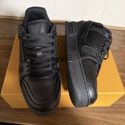 Lv Trainers