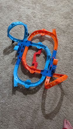 Hot Wheels Ultra Hots Blast Launch Face-Off Track Set