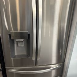 Lg French Door Refrigerator 