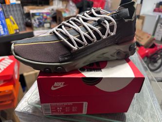 NIKE REACT WRISPA