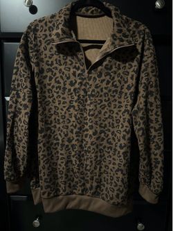 New. Women’s Size Large 1/4 Zip Pullover Crew Neck Sweatshirt