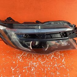 2016 - 2021 Honda Pilot Ridgeline Headlight Right RH LED OEM