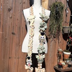 Graduation Lei Labubu 