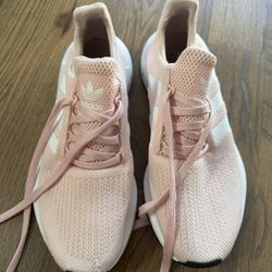 Adidas Tennis Shoes Size 9.5