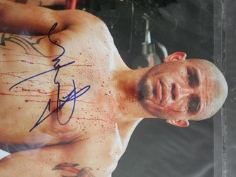 MIGUEL COTTO AUTOGRAPH GLOVE AND PIC