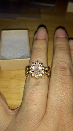 Pretty gold ring