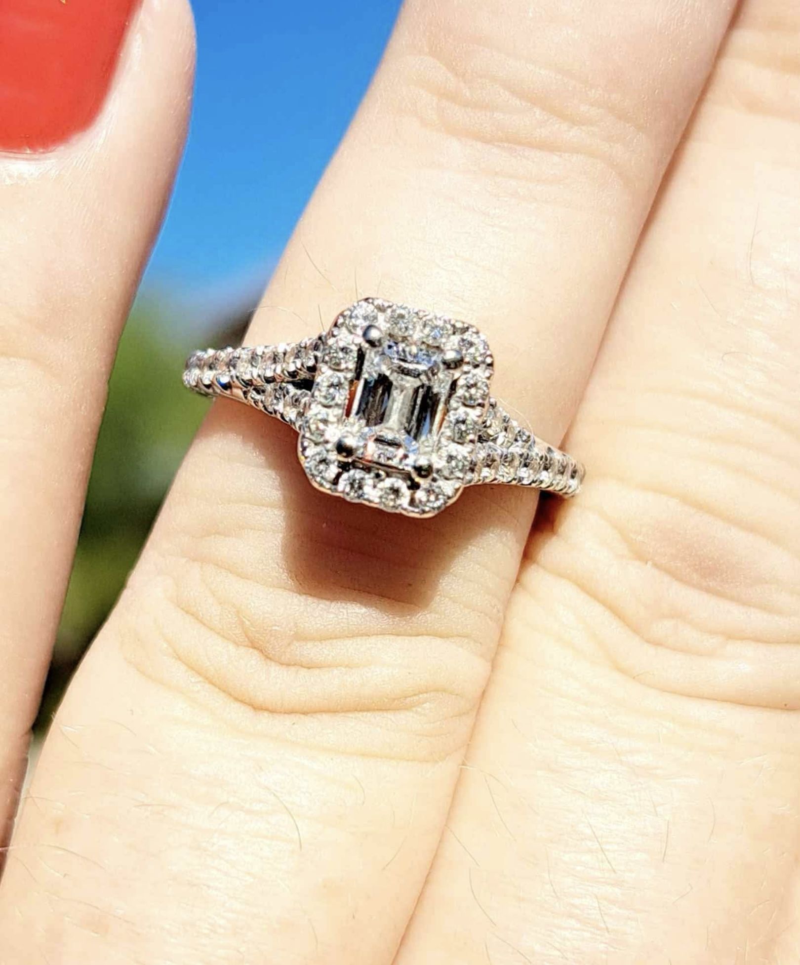 $5,000 At Kay The Leo Natural Emerald VS2 Diamond Engagement Ring 1/2 Carat Center