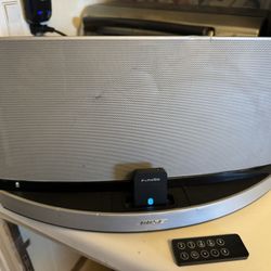 BOSE SoundDock 10 with Bluetooth Adapter and Remote