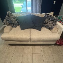 Love sofa and Ottoman