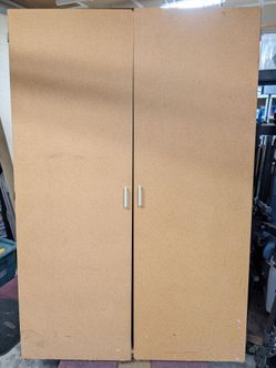 Storage cabinet (free)