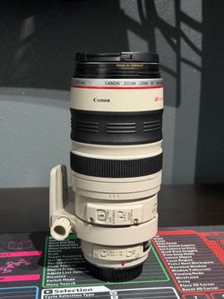 Canon EF 100-400mm f/4.5-5.6L is USM Telephoto Zoom Lens