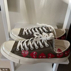 Comme des Garçons PLAY x Converse Unisex Chuck Taylor All Star Multi Heart Low-Top Sneakers-Khaki(M9/W11)