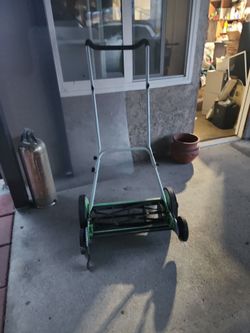 manual lawn mower