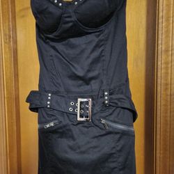 (Small) Sexy Woman's Black Dress With Buckle 