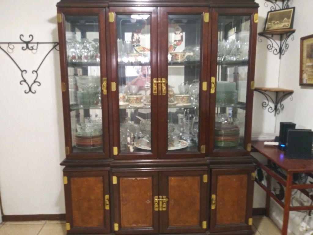 Vintage Lighted Mahogany China Cabinet.