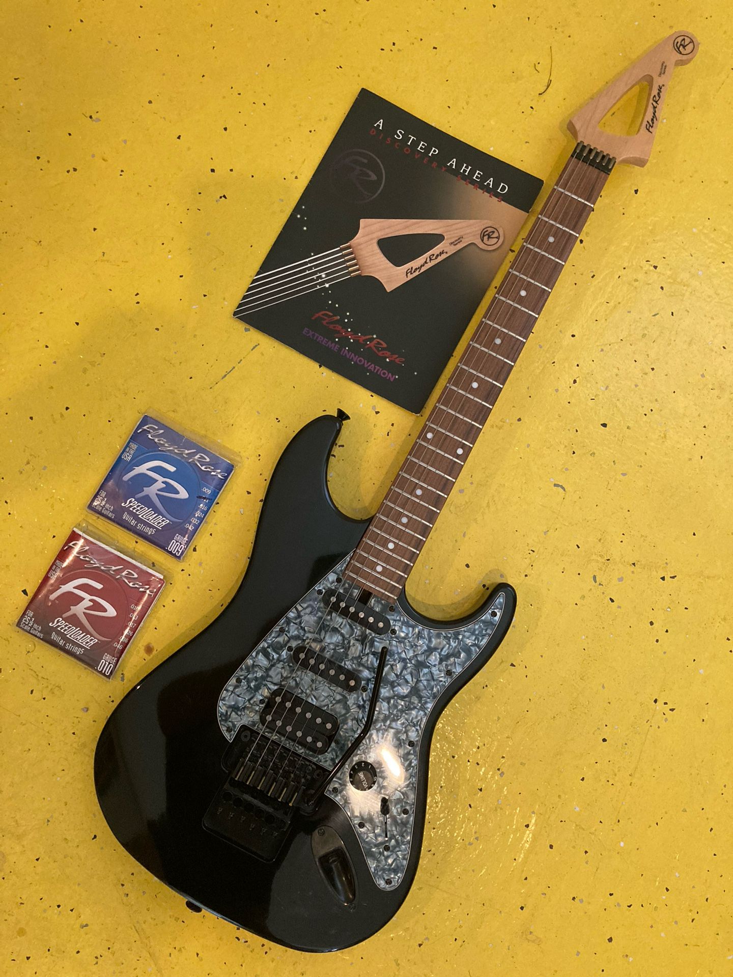 Floyd Rose Discovery Guitar with strings, tremolo and original brochure