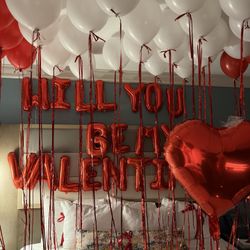 Valentine’s Day Room Decor 