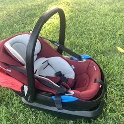 Maxi Cosi Infant Car Seat And Carrying 