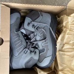 Keen Boots NEW IN BOX