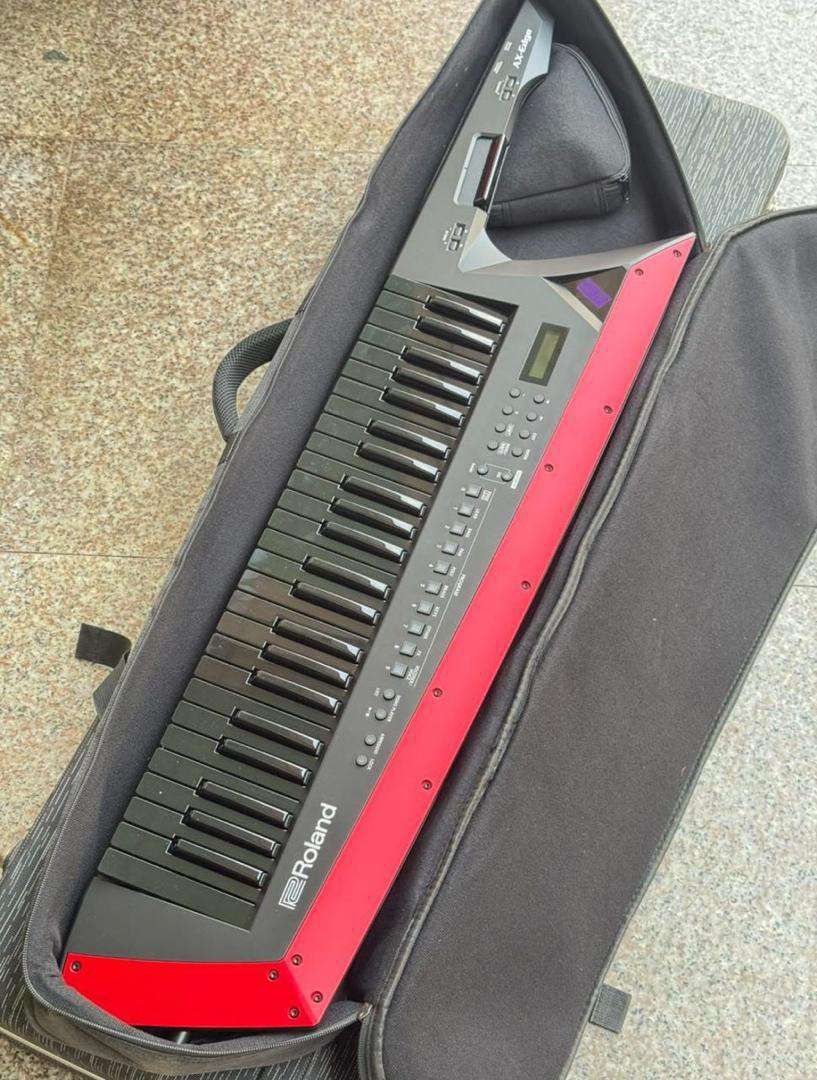 Roland-Keytar-Ax-Edge
