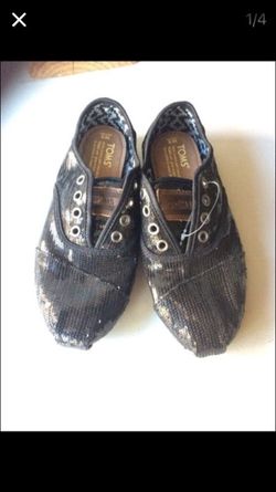 Toms