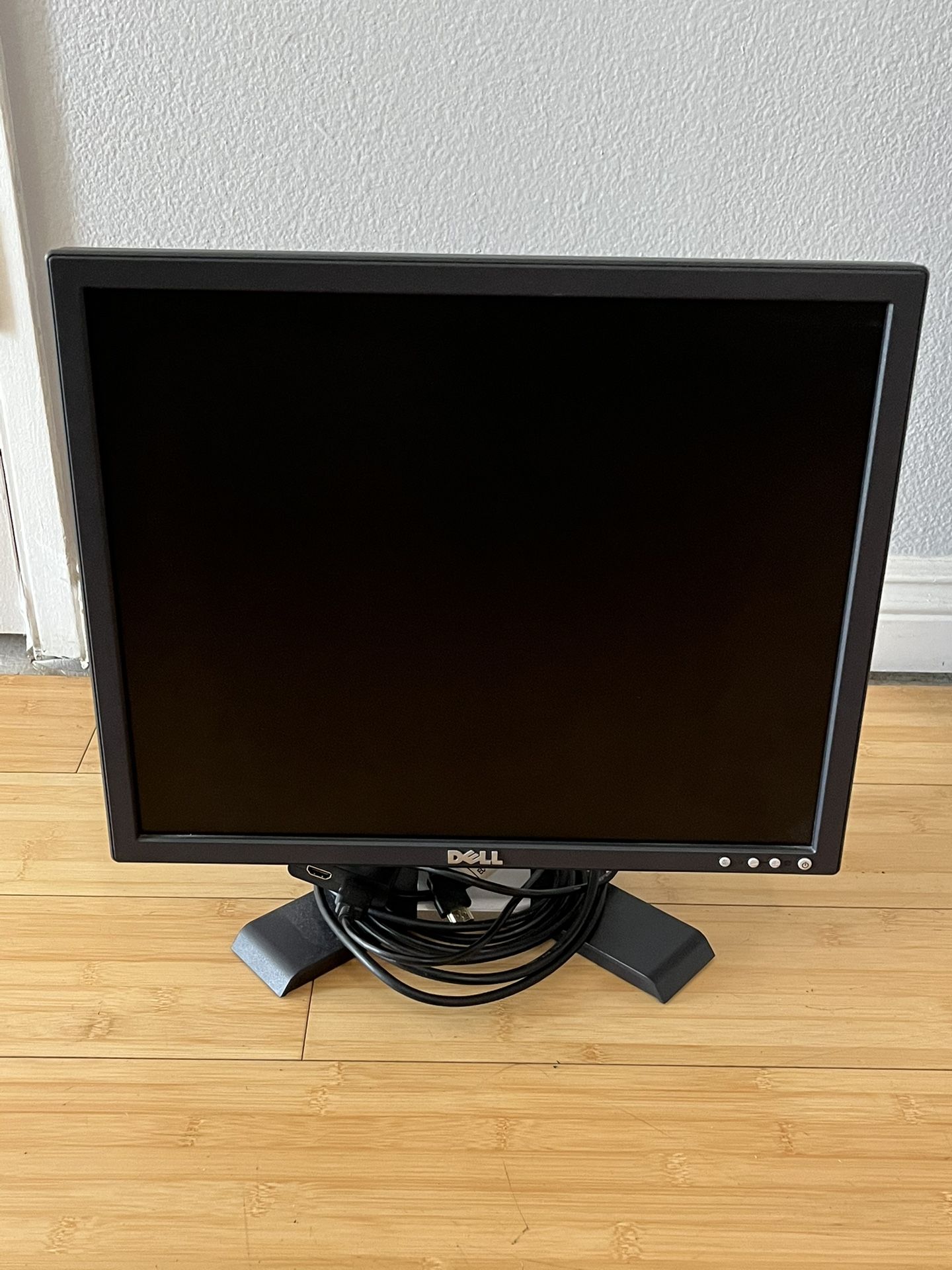 Dell Flat Screen Computer Monitor 18” Working