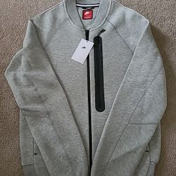 Nike Tech Fleece Size Small "Grey" Nwt 