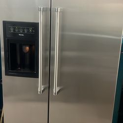 36”in Wide 68” Height Viking Professional Frige Use Like New Perfect Working 