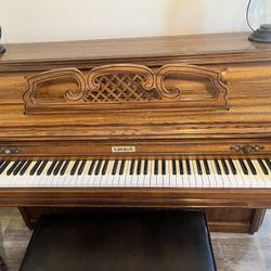 Kimball 4245 Piano