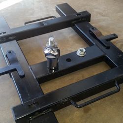 Nissan Titan Factory Gooseneck To Fifthwheel Adapter 