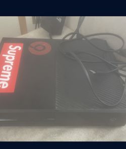 xbox one and controller and headset