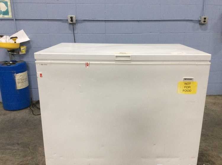 Frigidaire 10 cubic foot chest freezer