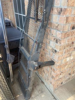 Steel Mesh Hitch-Mounted Cargo Carrier Rack