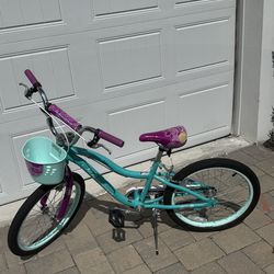 20" Girls Schwinn Bike